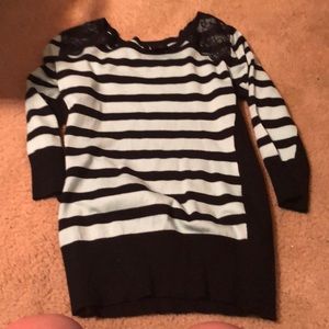 3/4 green strip shirt
